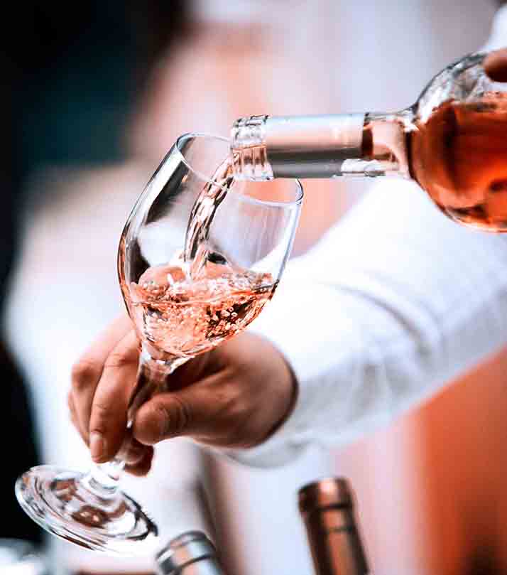 Pour,White,Red,Wine,And,ROSE,From,The,Decanter,And